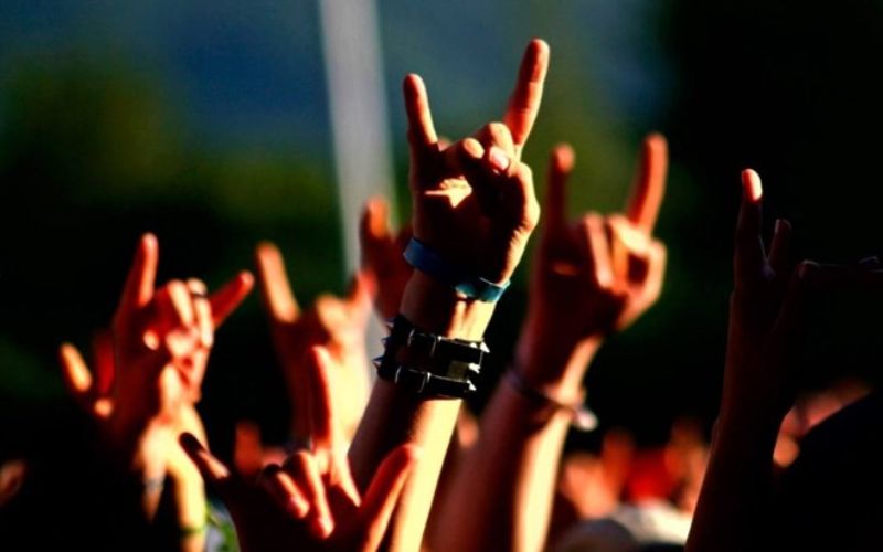 Sự bùng nổ của Hard Rock và Punk Rock